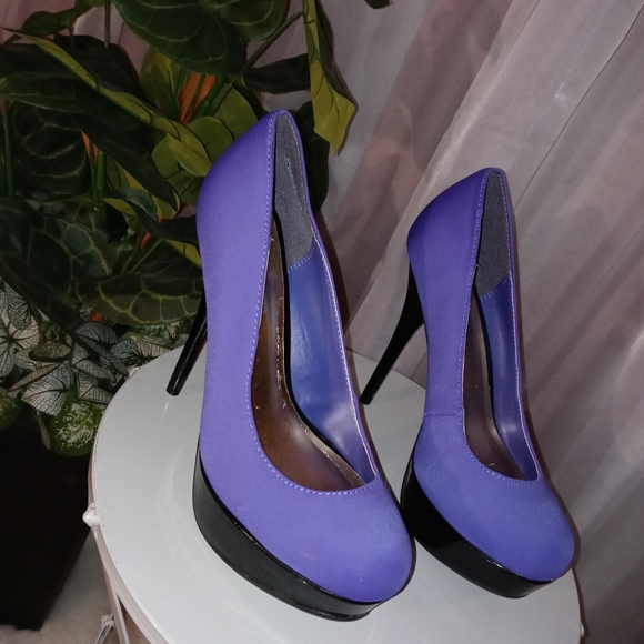 Women's High-heeled Shoes - Picture 2 of 3